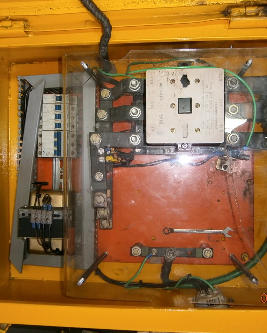 Painel de comando elétrico montado em campo pela Imperial